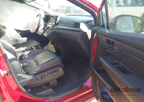 2023 Honda Odyssey Sport z USA, uszkodzony, nr VIN 5FNRL6H77PB044012